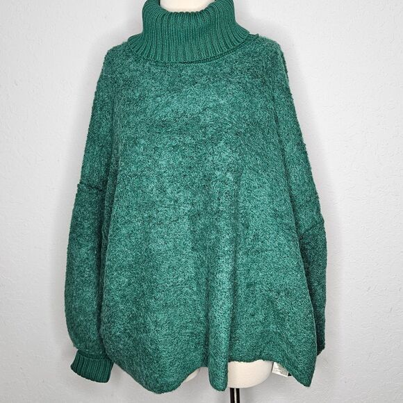 Free People Green Oversized Turtleneck Sweater Cozy Slouchy Chunky Knit NWOT Sm - Picture 1 of 8